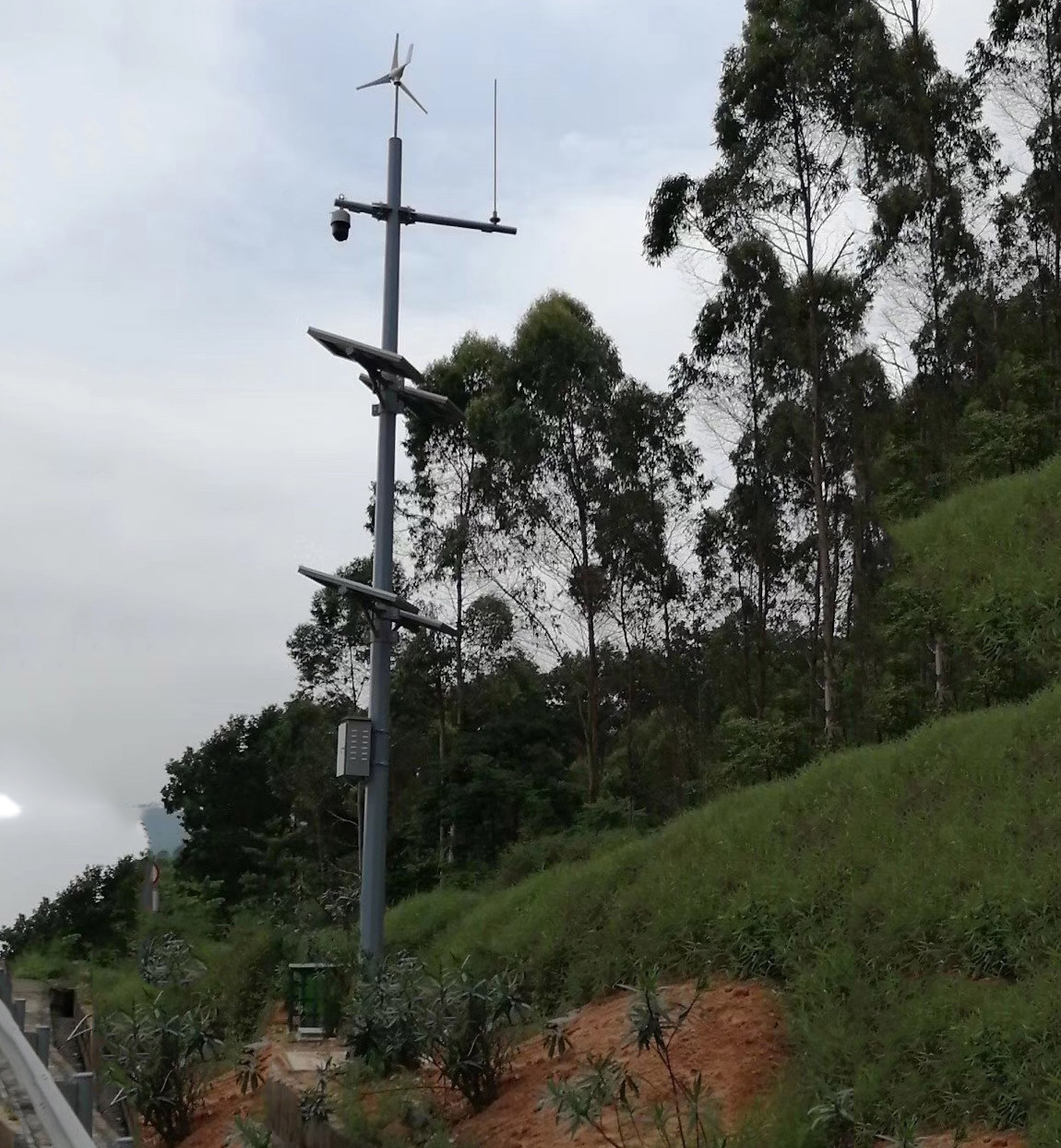 大发在线开户,大发（中国）助力甬莞高速揭西路段加装监控杆工程